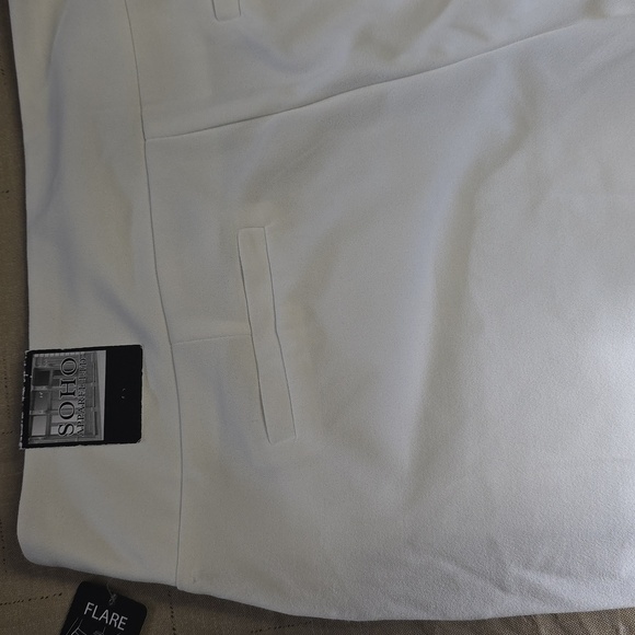 NWT SOHO Appearal Ltd. White Flare Dress Pants L - Picture 4 of 5